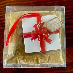 Jesus is the Best Gift of all Ornament. 1998 Collector’s Edition.